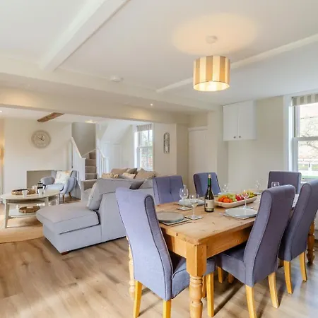 3 Bed In Oc-a36048