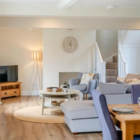 3 Bed In Oc-a36048