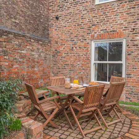 3 Bed In Oc-a36048 * Haxby