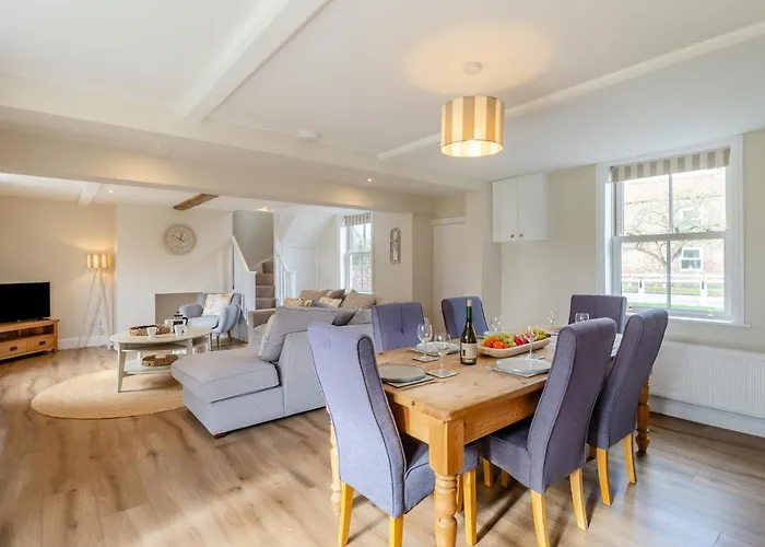 3 Bed In Oc-a36048